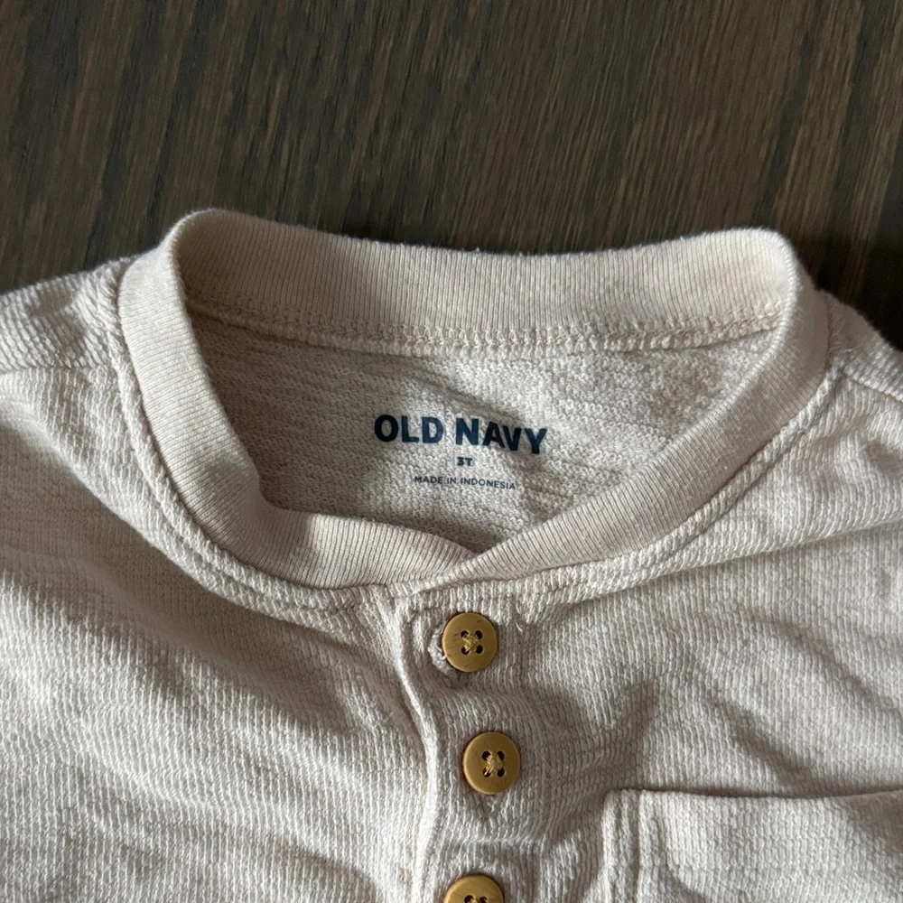 Old Navy Beige Short-Sleeve Pocket T-Shirt | 3T